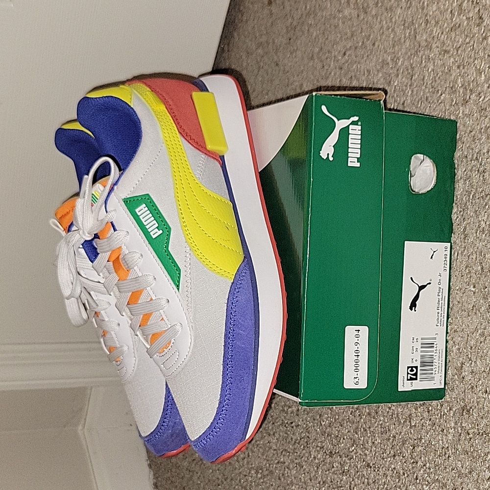 Grade school puma size 7